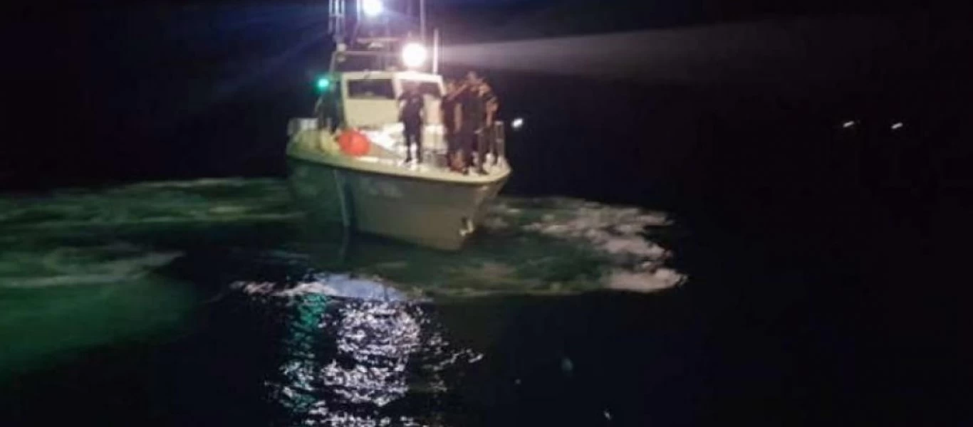 Βύθιση πλοίου στο Μυρτώο Πέλαγος: Σώα και τα 16 μέλη του πληρώματος